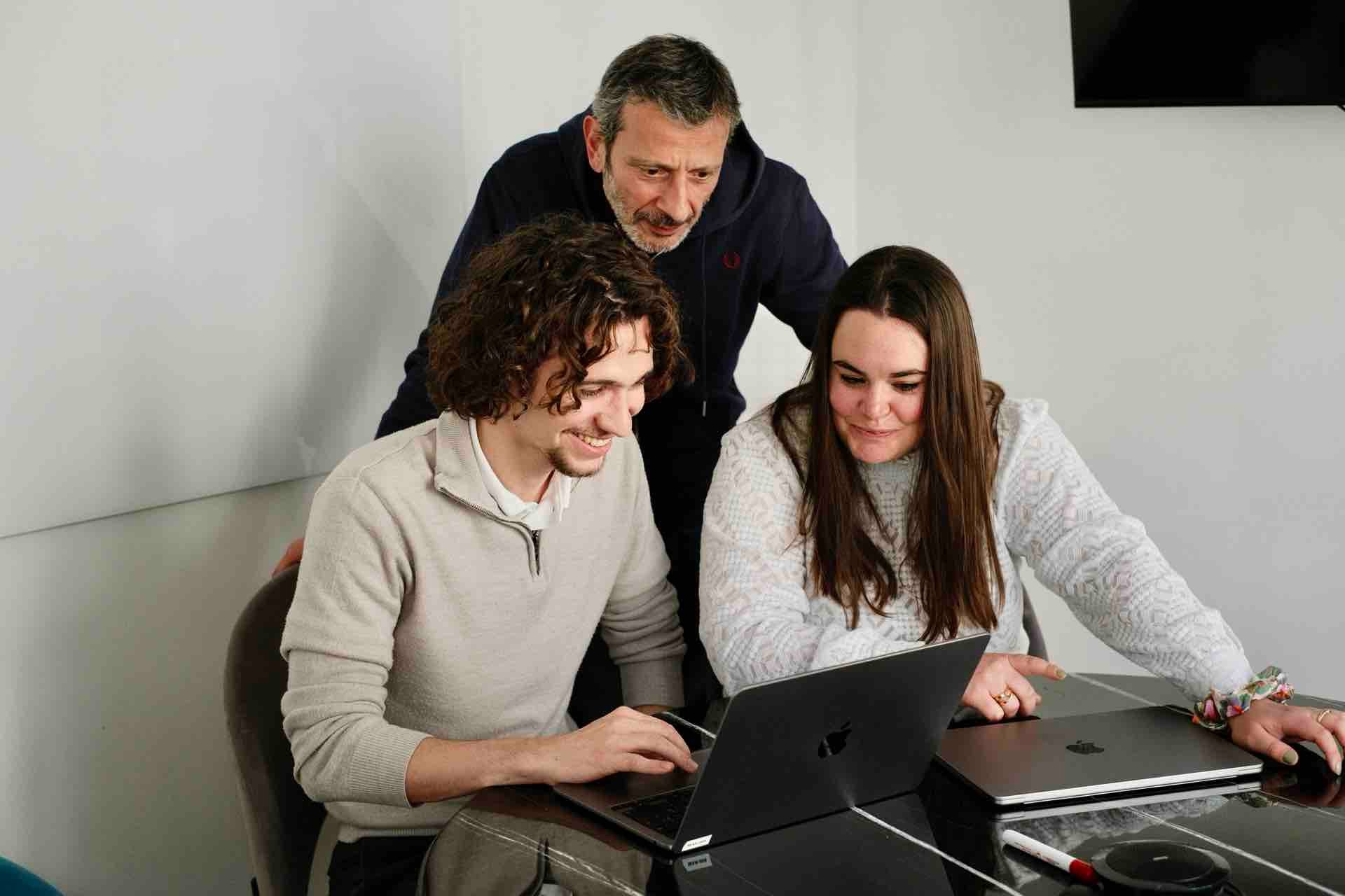 02EB55B8-E9C7-4A67-AA6F-F1581F578D75_1_201_a